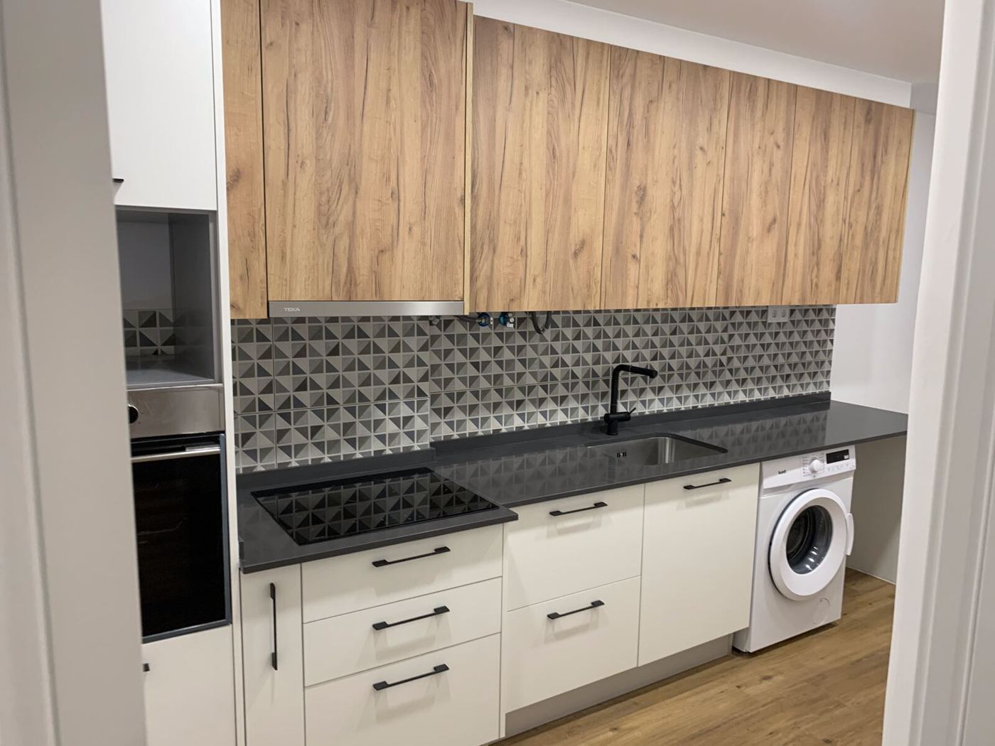 Cozinha remodelada, em Paio Pires